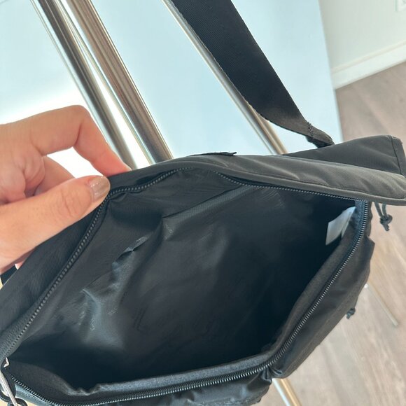 Jansport LARIMER CROSSBODY BAG Black Worn Once - Picture 7 of 8